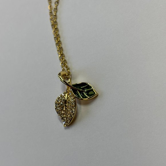 Gold 0.5 ct Zircon Relief Sprout Pendant Necklace - Picture 15 of 17